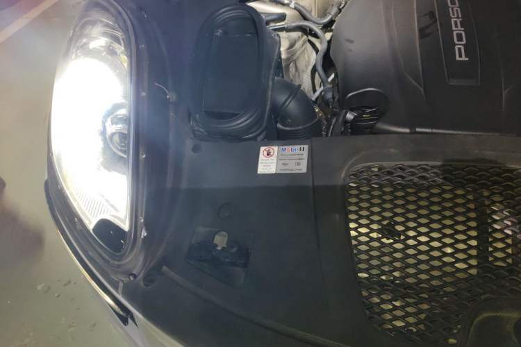 Used Porsche Macan 2017 Macan 2.0T Engine Bay Right