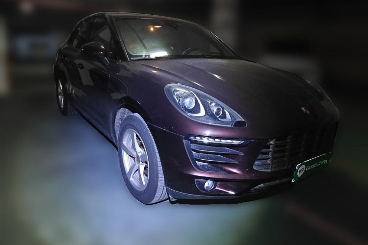 Used Porsche Macan 2017 Macan 2.0T Front Right 45 Deg