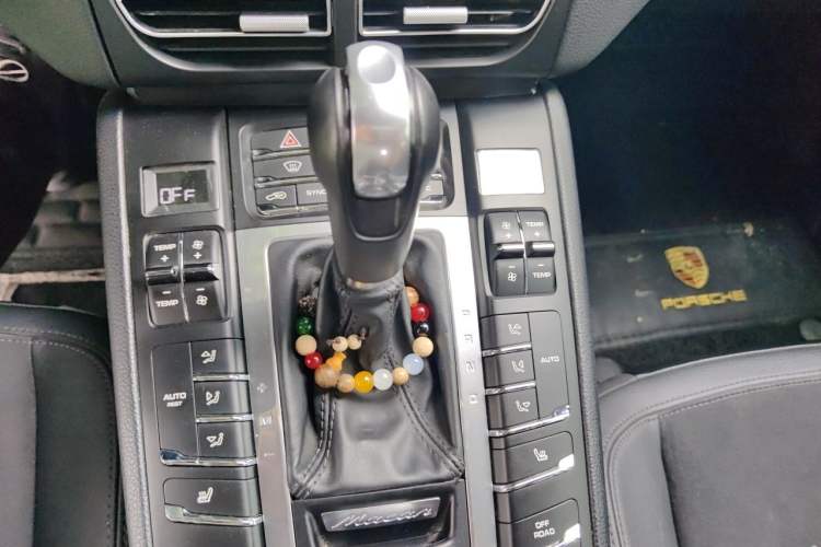 Used Porsche Macan 2017 Macan 2.0T Gear Lever