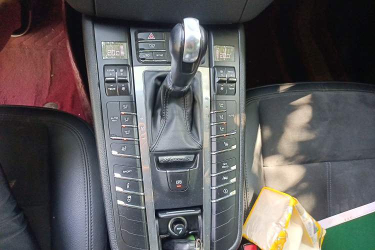 Used Porsche Macan 2017 Macan 2.0T Gear Lever