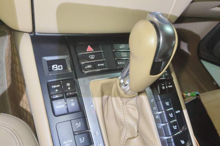 Used Porsche Macan 2017 Macan 2.0T Gear Lever