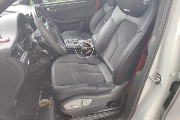 Used Porsche Macan 2017 Macan 2.0T Left Front Seat