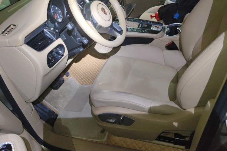 Used Porsche Macan 2017 Macan 2.0T Left Front Seat