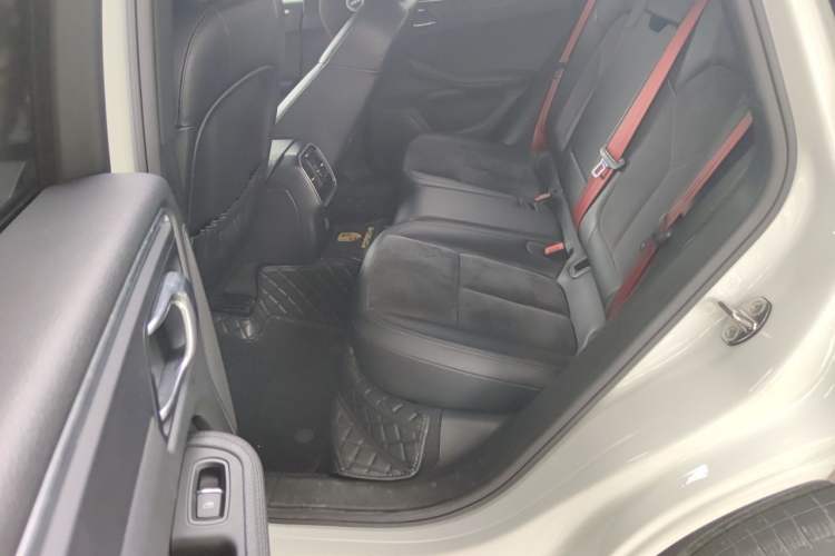 Used Porsche Macan 2017 Macan 2.0T Left Rear Seat