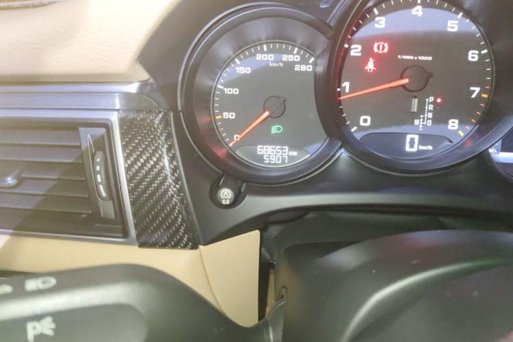 Used Porsche Macan 2017 Macan 2.0T Odometer Close Up