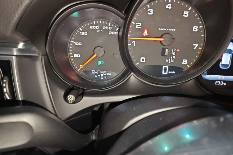 Used Porsche Macan 2017 Macan 2.0T Odometer Close Up