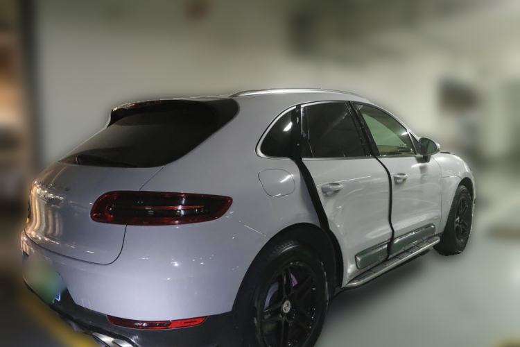 Used Porsche Macan 2017 Macan 2.0T Rear Right 45 Deg