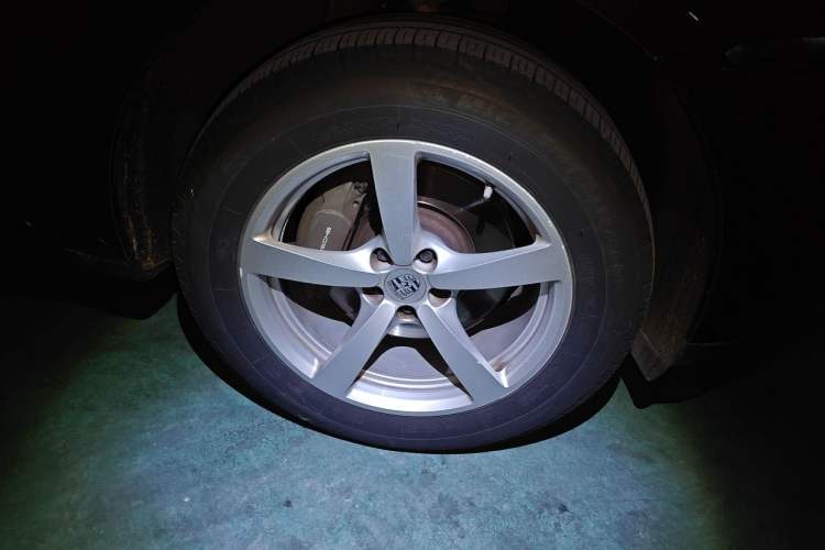Used Porsche Macan 2017 Macan 2.0T Right Front Wheel Hub