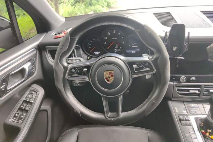 Used Porsche Macan 2017 Macan 2.0T Steering Wheel