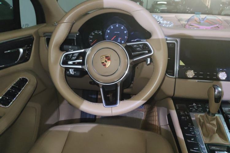 Used Porsche Macan 2017 Macan 2.0T Steering Wheel