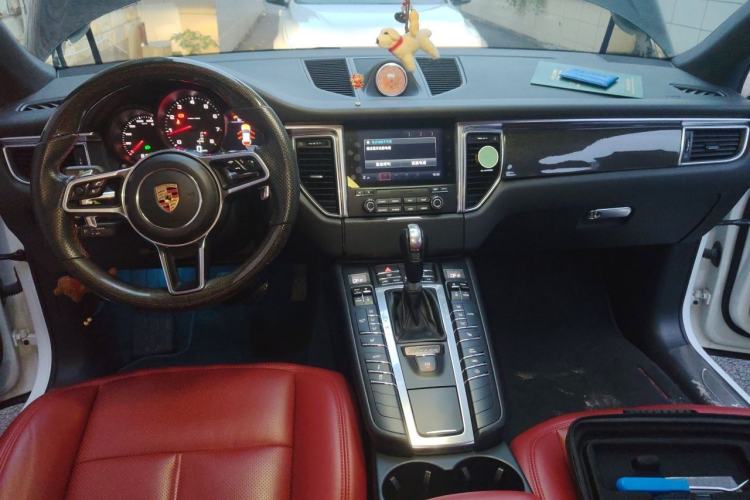 Used Porsche Macan 2017 Macan 2.0T Center Console
