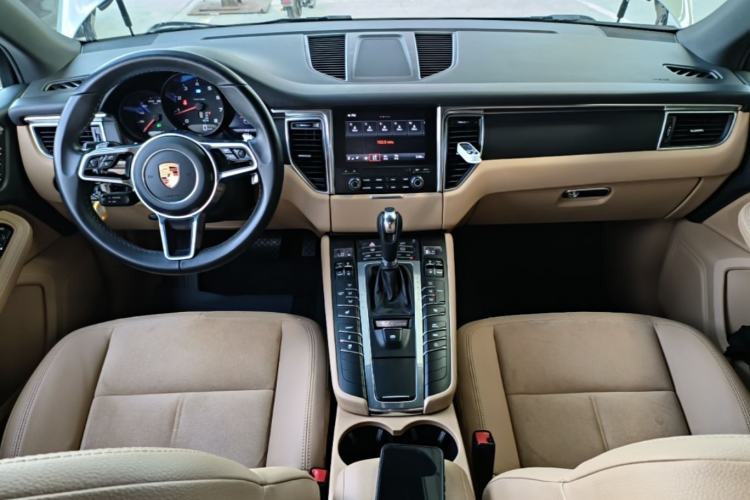 Used Porsche Macan 2017 Macan 2.0T Center Console