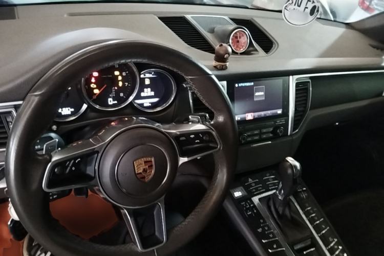 Used Porsche Macan 2017 Macan 2.0T Center Console