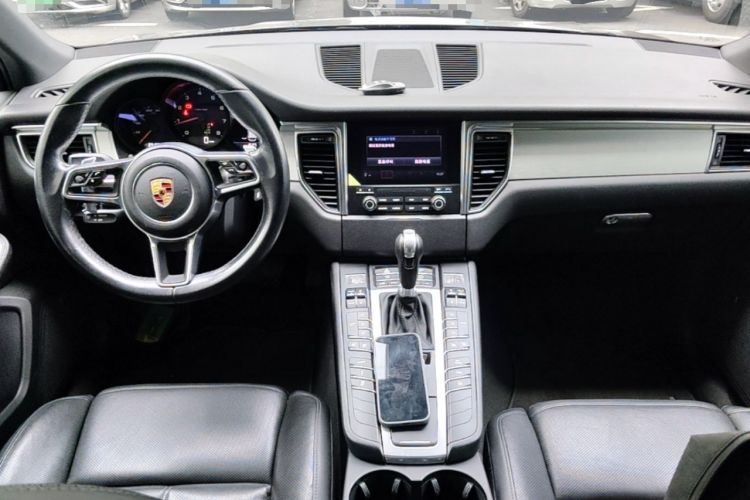 Used Porsche Macan 2017 Macan 2.0T Center Console