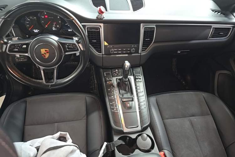 Used Porsche Macan 2017 Macan 2.0T Center Console