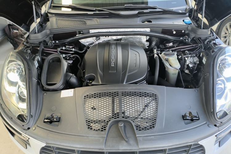 Used Porsche Macan 2017 Macan 2.0T Engine Bay