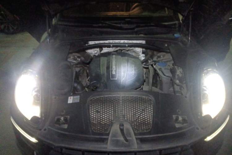 Used Porsche Macan 2017 Macan 2.0T Engine Bay