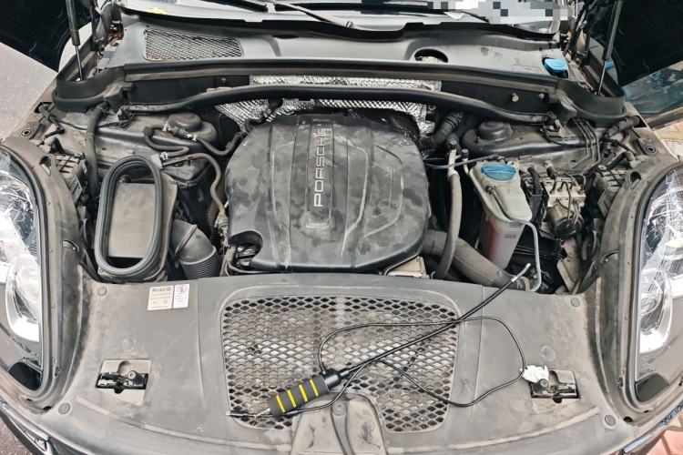 Used Porsche Macan 2017 Macan 2.0T Engine Bay