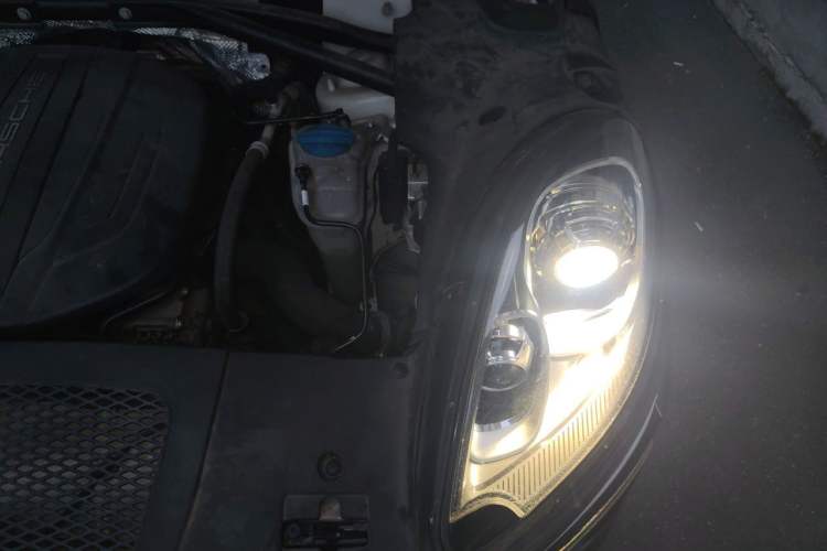 Used Porsche Macan 2017 Macan 2.0T Engine Bay Left