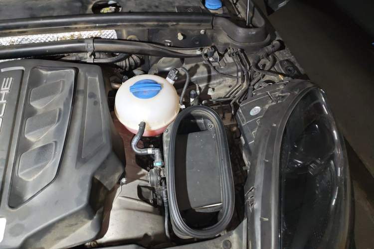 Used Porsche Macan 2017 Macan S 3.0T Engine Bay Left