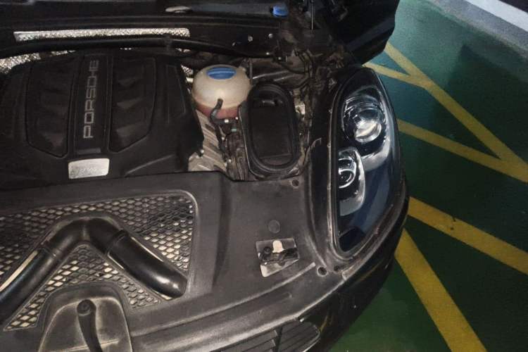 Used Porsche Macan 2017 Macan S 3.0T Engine Bay Left
