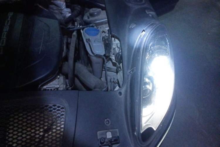 Used Porsche Macan 2017 Macan 2.0T Engine Bay Left