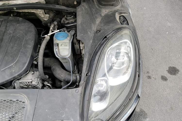 Used Porsche Macan 2017 Macan 2.0T Engine Bay Left