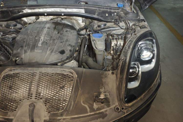 Used Porsche Macan 2017 Macan 2.0T Engine Bay Left
