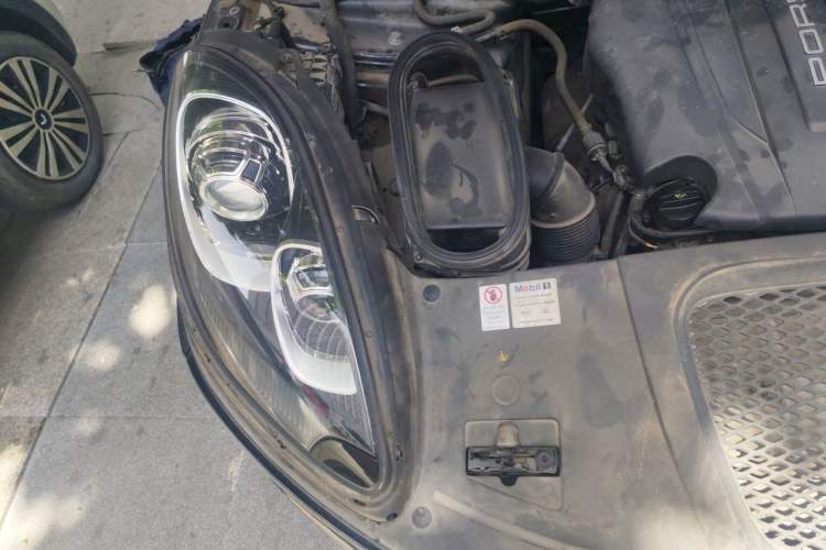 Used Porsche Macan 2017 Macan 2.0T Engine Bay Right