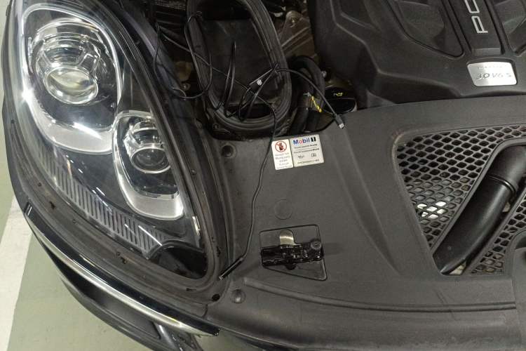 Used Porsche Macan 2017 Macan S 3.0T Engine Bay Right