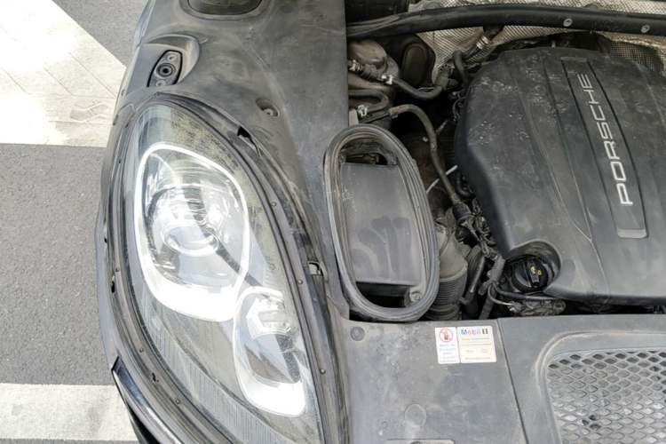 Used Porsche Macan 2017 Macan 2.0T Engine Bay Right