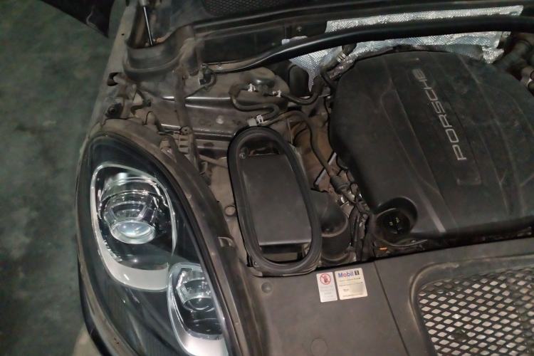 Used Porsche Macan 2017 Macan 2.0T Engine Bay Right