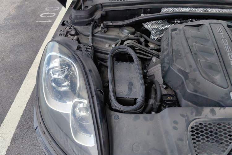 Used Porsche Macan 2017 Macan S 3.0T Engine Bay Right