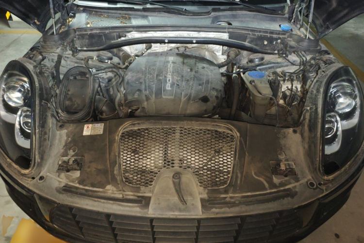 Used Porsche Macan 2017 Macan 2.0T Engine Bay