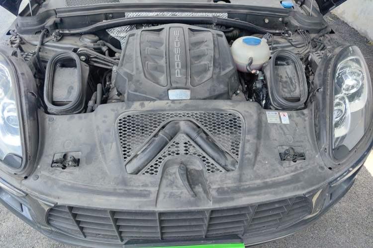 Used Porsche Macan 2017 Macan S 3.0T Engine Bay
