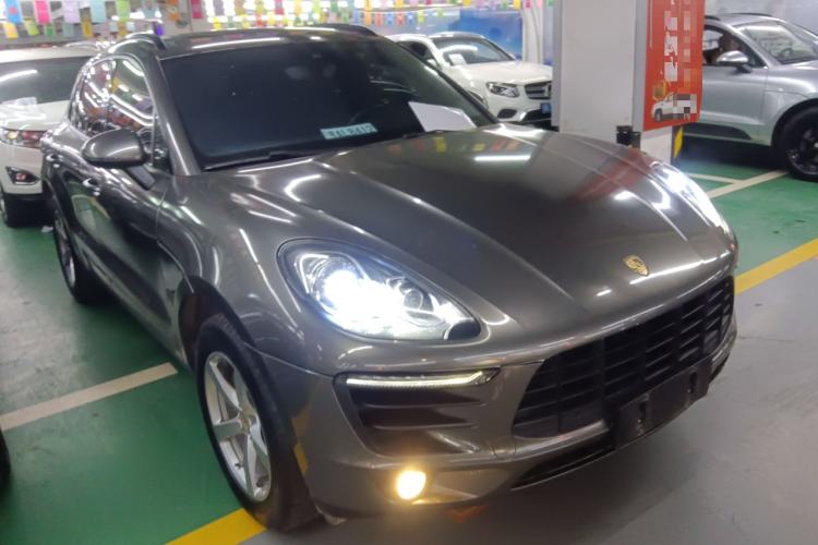 Used Porsche Macan 2017 Macan 2.0T Exterior 2