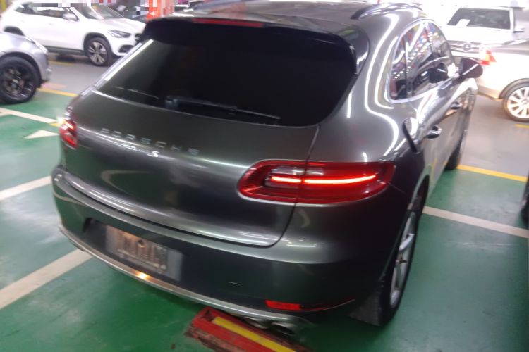 Used Porsche Macan 2017 Macan 2.0T Exterior 5