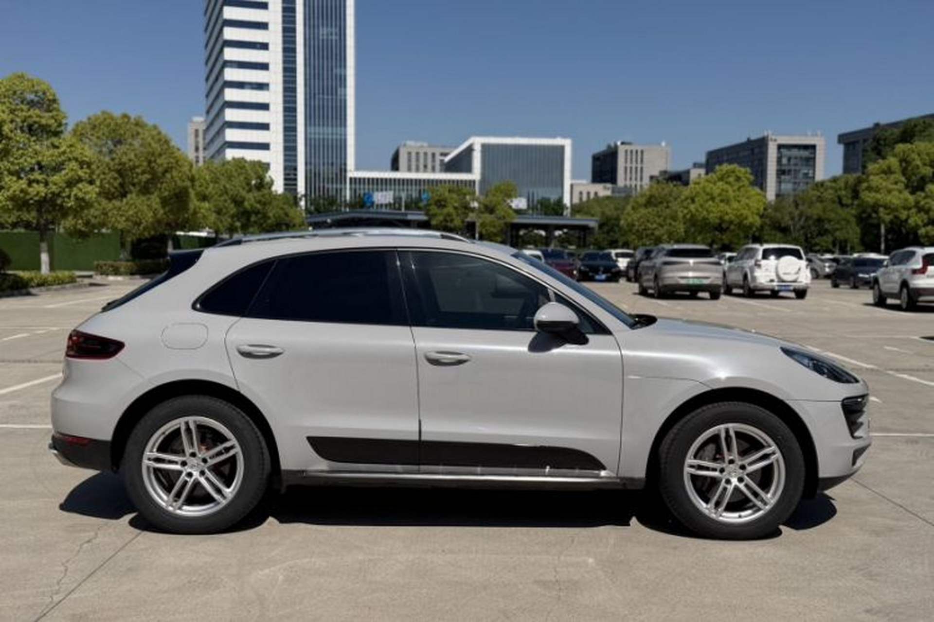 Used Porsche Macan 2017 Macan 2.0T Exterior 7