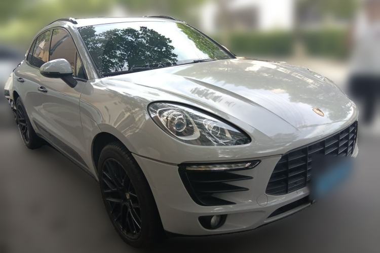 Used Porsche Macan 2017 Macan 2.0T Front Right 45 Deg