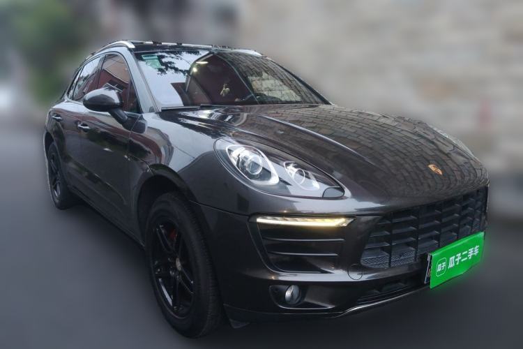 Used Porsche Macan 2017 Macan 2.0T Front Right 45 Deg