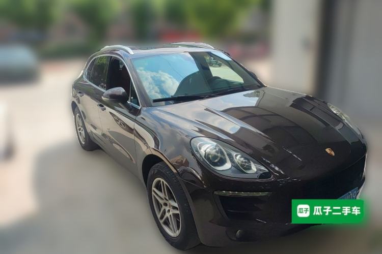 Used Porsche Macan 2017 Macan 2.0T Front Right 45 Deg