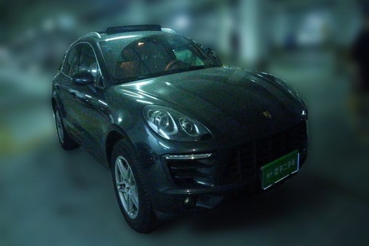 Used Porsche Macan 2017 Macan 2.0T Front Right 45 Deg