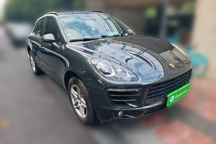 Used Porsche Macan 2017 Macan 2.0T Front Right 45 Deg