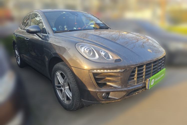 Used Porsche Macan 2017 Macan 2.0T Front Right 45 Deg