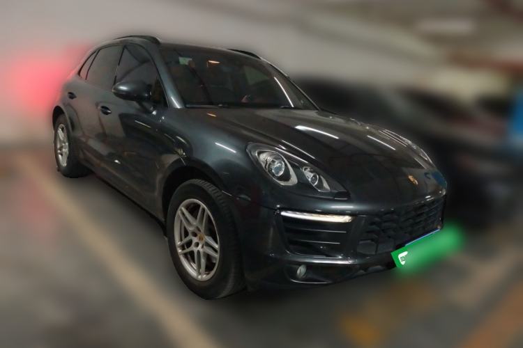 Used Porsche Macan 2017 Macan 2.0T Front Right 45 Deg
