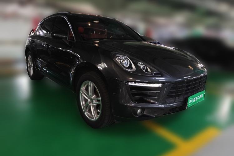 Used Porsche Macan 2017 Macan 2.0T Front Right 45 Deg