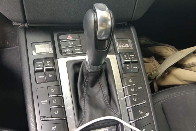 Used Porsche Macan 2017 Macan 2.0T Gear Lever