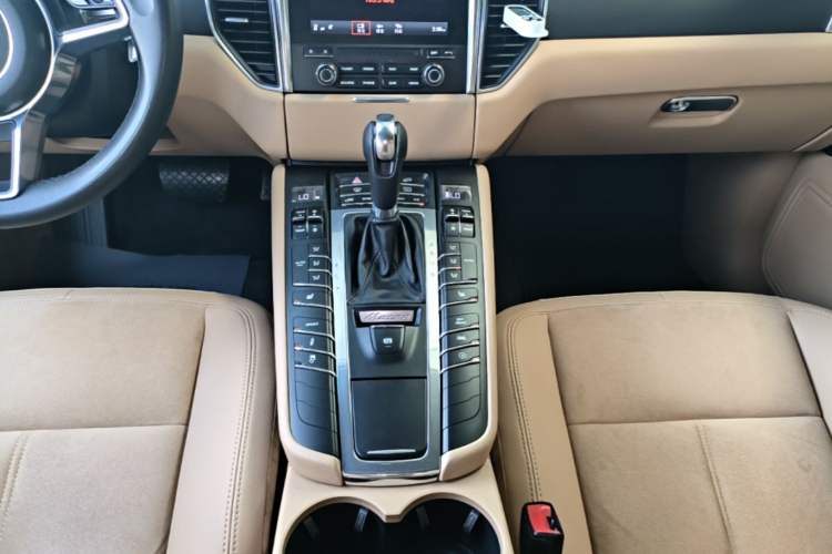 Used Porsche Macan 2017 Macan 2.0T Gear Lever