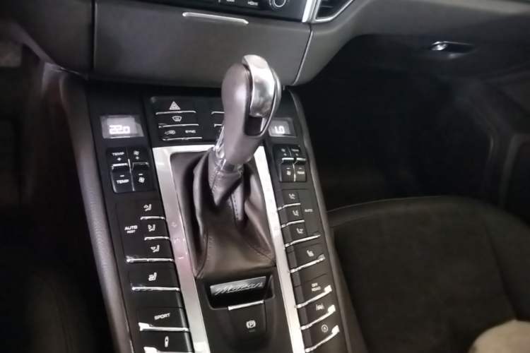Used Porsche Macan 2017 Macan 2.0T Gear Lever