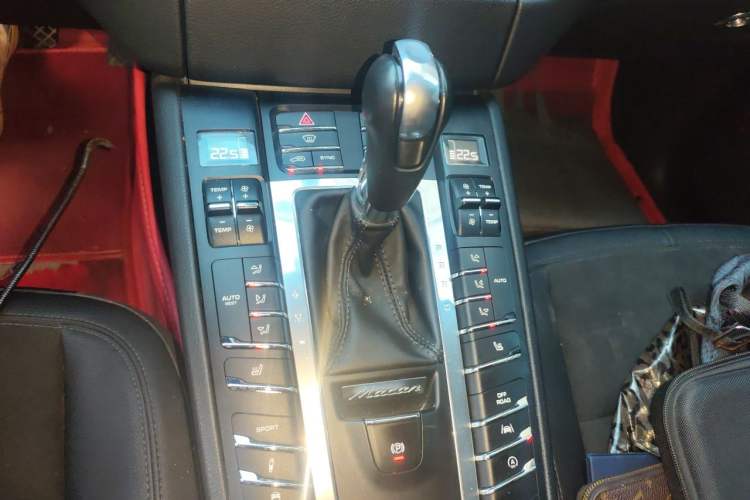 Used Porsche Macan 2017 Macan 2.0T Gear Lever